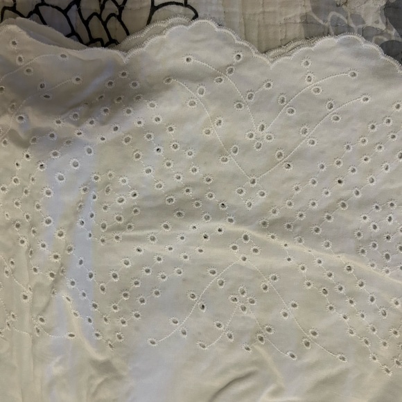 NWT Torrid Eyelet Sleeveless Top - Picture 4 of 5